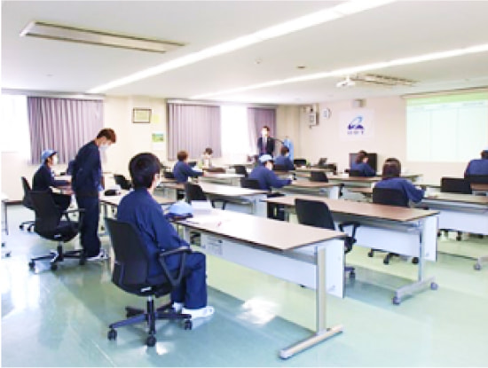 外部講師による若手社員教育