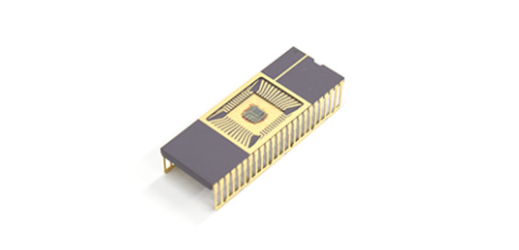 DIP：デュアル・インライン・パッケージ