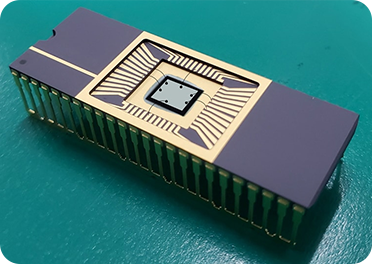 使用済みのセラミックパッケージ