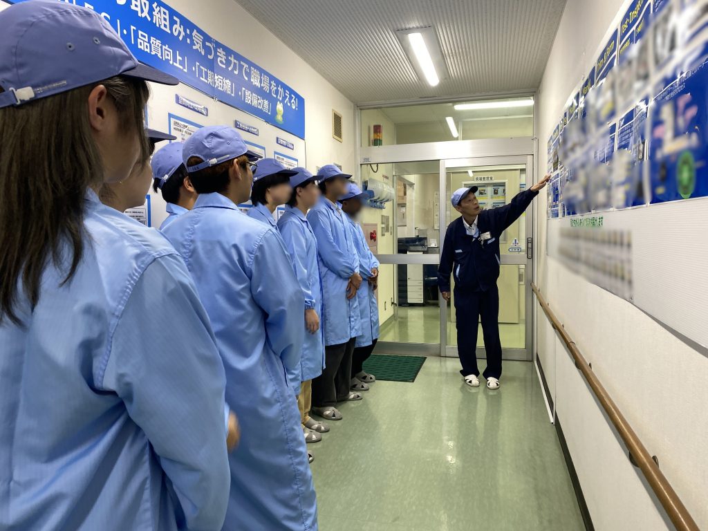 工場見学の様子